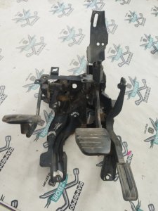 Блок педалей Volkswagen Passat B3