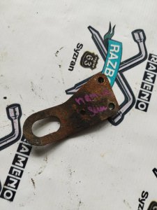 Кронштейн двигателя Nissan Serena C23