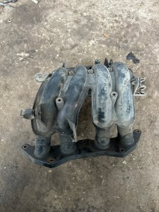 Коллектор впускной Peugeot 206
