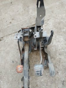 Блок педалей Volkswagen Passat B3