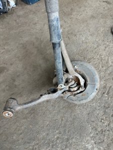 Кулак поворотный Mercedes-Benz w123 1984