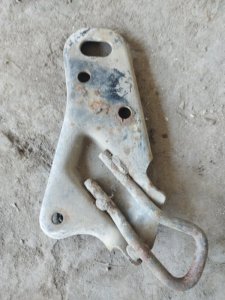Петля буксировочная Nissan Serena C23