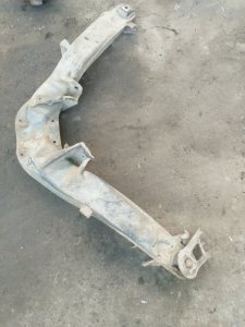 Балка подвески Mercedes-Benz w123 1984