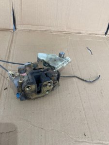 Замок боковой двери Nissan Sunny 1999 GF-FB15