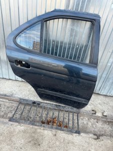Дверь боковая Nissan Sunny 1999 GF-FB15
