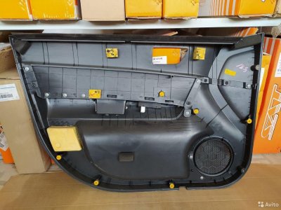 Обшивка передней двери Hyundai Getz 2005-2010