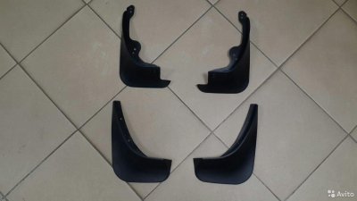 Брызговики локеры Toyota Yaris Vitz 2005-2010