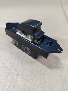 Кнопка стеклоподъемника Mitsubishi ASX GA3W