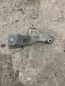 Кронштейн впускного коллектора Nissan Sunny 1999 GF-FB15