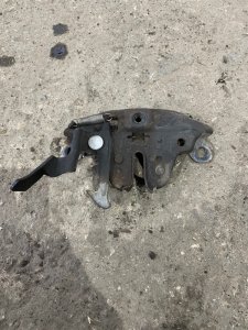 Замок капота Nissan Sunny 1999 GF-FB15