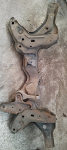 Балка подвески Ford Courier
