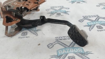 Педаль тормоза Ford Fiesta