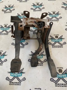 Блок педалей Ford Courier