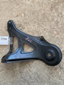 Крепление подрамника Toyota Harrier 2006 GSU35W