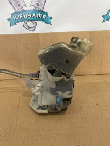 Замок боковой двери Nissan Sunny 1999 GF-FB15