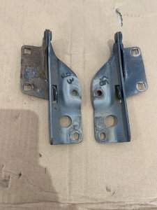 Петля капота Nissan Sunny 1999 GF-FB15