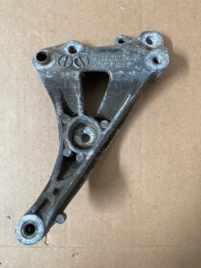 Кронштейн компрессора кондиционера Peugeot 308 2008 308