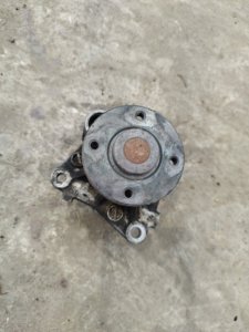 Помпа Mitsubishi LANCER
