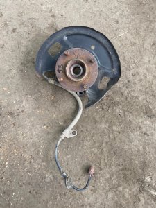 Кулак поворотный Nissan Sunny 1999 GF-FB15