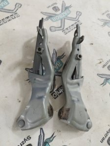 Петля капота Subaru Impreza