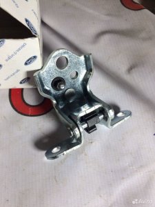 Петля двери Ford Fiesta 2012-2019