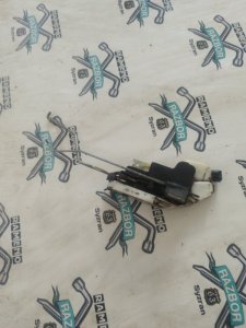 Замок боковой двери Mitsubishi Legnum