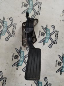 Педаль газа Subaru Impreza