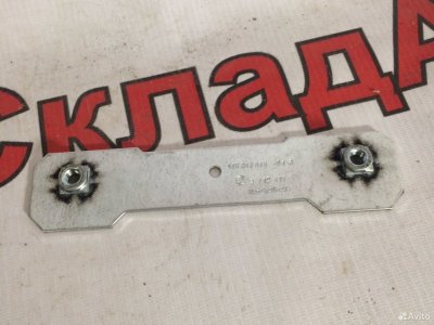 Закладная замка панели Skoda Fabia