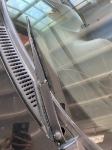 Щёткодержатель поводок Fiat Punto 2000 188
