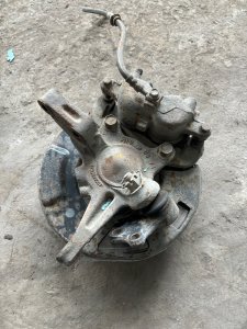 Кулак поворотный Nissan Serena C23