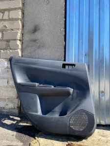 Обшивка боковой двери Subaru Impreza