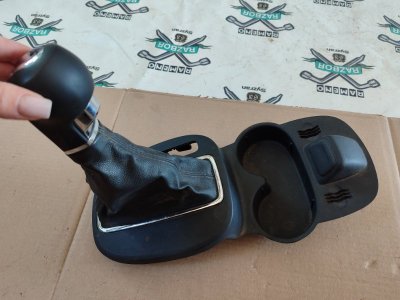 Накладка центральной консоли Opel Corsa 2010 D
