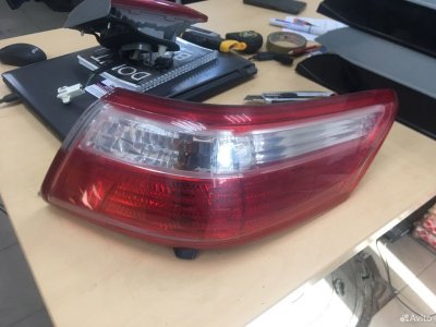 Фонарь в крыло Toyota Camry