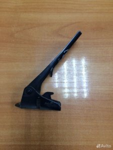 Петля капота Mitsubishi Pajero