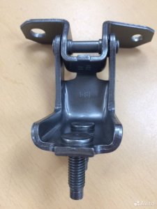 Петля двери Suzuki Swift 2004-2011