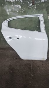 Дверь боковая Mazda 3 BM
