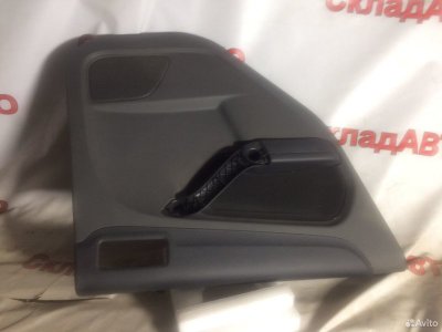 Обшивка двери Ford Focus 2005-2008