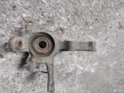 Кулак перед правый Nissan Almera N16 2000-2006