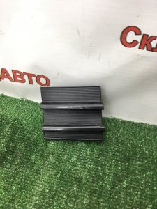 Заглушка буксировочного крюка