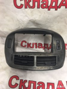 Консоль магнитофона Toyota Estima 2003 ACR40W