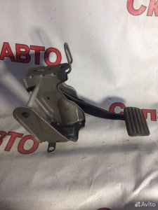 Педаль тормоза Renault Sandero 2009-2014