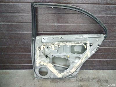 Дверь задняя правая Toyota Avensis 2003-2008