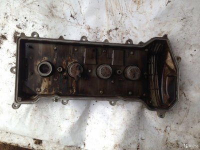 Крышка клапанная Toyota Avensis 2003-08 1zzfe