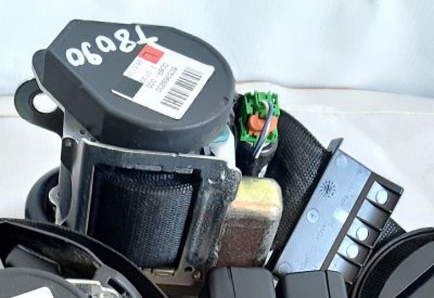 Ремень безопасности Mercedes W211