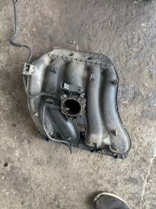 Коллектор впускной Peugeot 406