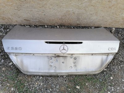 Крышка багажника Mercedes W211