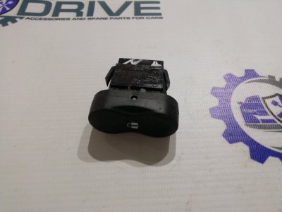 Кнопка центрального замка Nissan Almera G15