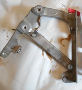 Петля капота Mercedes W211