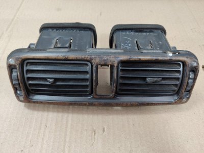 Решетка вентиляционная Mitsubishi Galant 2001 8