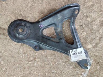 Крепление балки подвески Toyota Harrier 2007 GSU30W